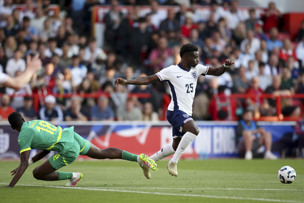 华体会-顶尖足球对手在场上激烈角逐