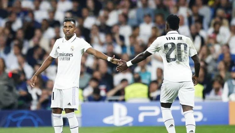 阿森纳险胜丹麦，奥亚尔萨瓦尔带队取胜